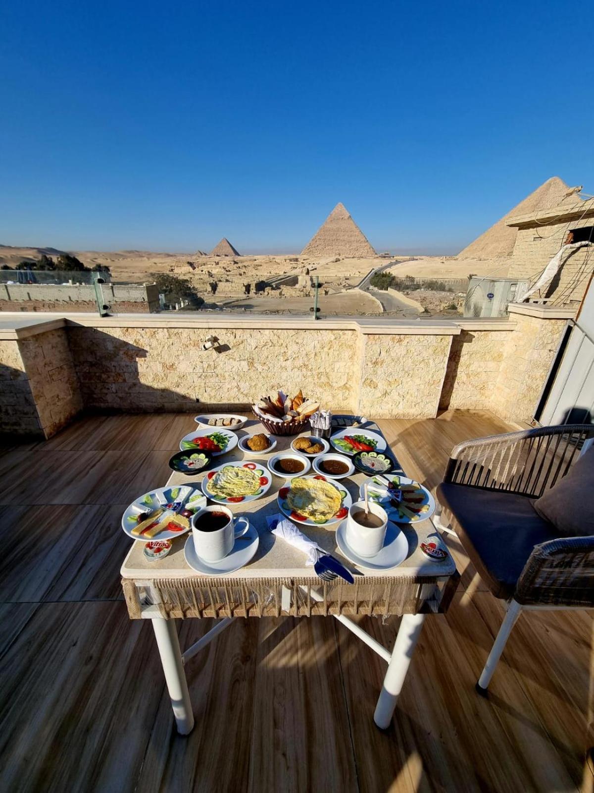 Royal Golden Pyramids Inn Giza Exteriör bild